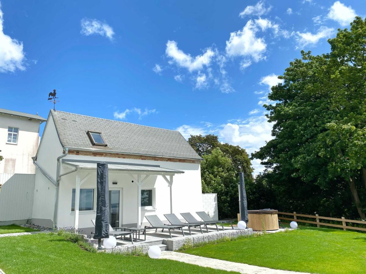 Villa Jenny - Ferienappartement 1 Mit Meerblick Sassnitz Exteriör bild