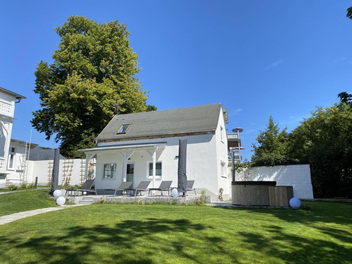 Villa Jenny - Ferienappartement 1 Mit Meerblick Sassnitz Exteriör bild